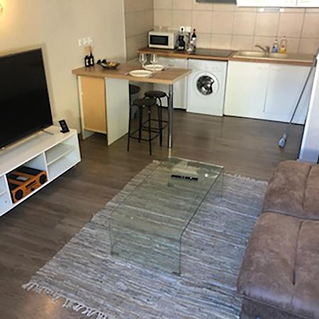 ラ・ロシェルStudio Duplex Avec Jardin Terrasse La Genette Le Mailアパートメント エクステリア 写真
