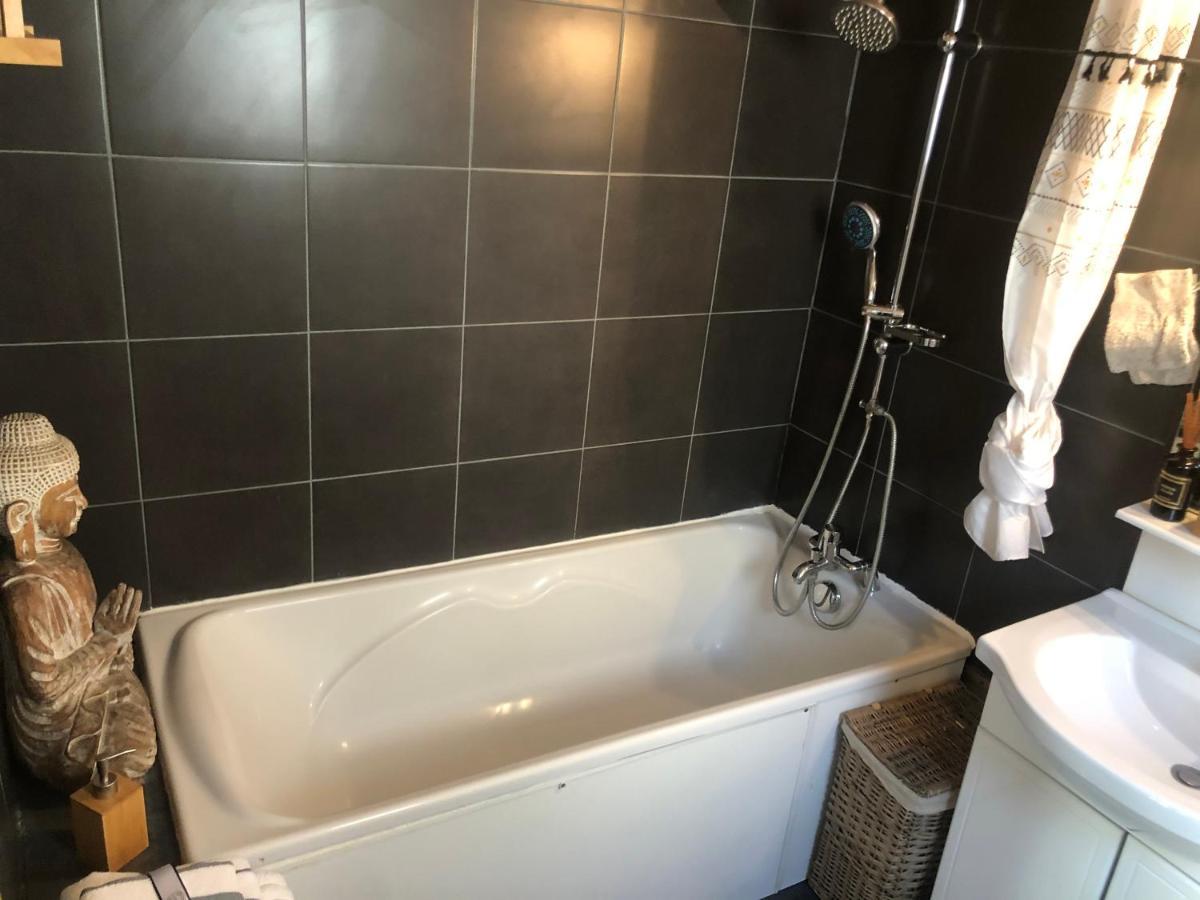ラ・ロシェルStudio Duplex Avec Jardin Terrasse La Genette Le Mailアパートメント エクステリア 写真